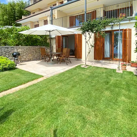 Peharovo Apartment *